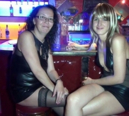 DREIER mit meiner blonden Freundin im Swingerclub