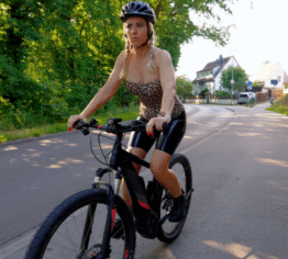 Die PERVERSE FAHRRADTOUR | OUTDOOR FICK ohne GUMMI + MEGA PISSFOTZENEXPLOSION...!