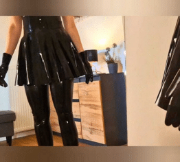 Handjob im neuen Latexoutfit > MEGA Sexy !